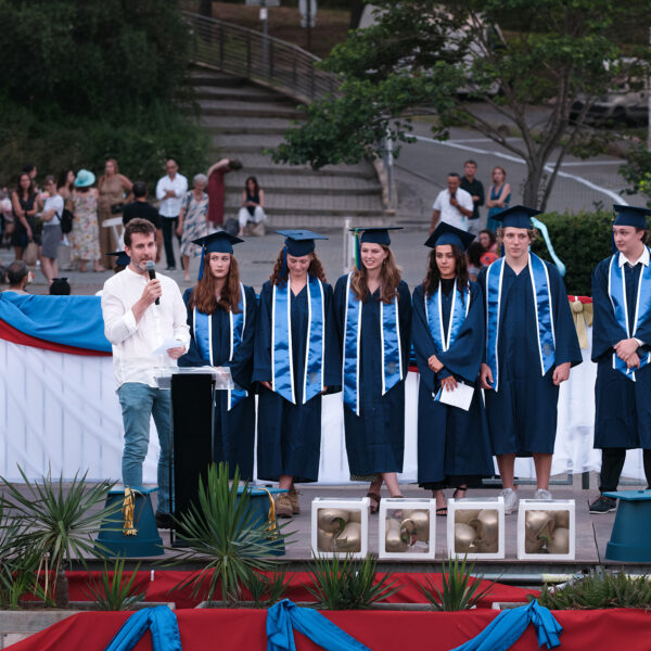 Cérémonie de remise des diplômes du baccalauréat au Lycée international de Valbonne