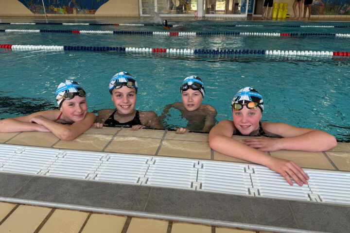 2025-03-19_champions_felicitations_aux_champions_academiques_de_natation