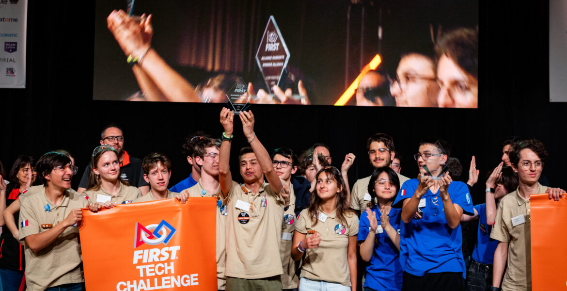 2025-03-22_felicitations_aux_champions_de_France_de_robotique